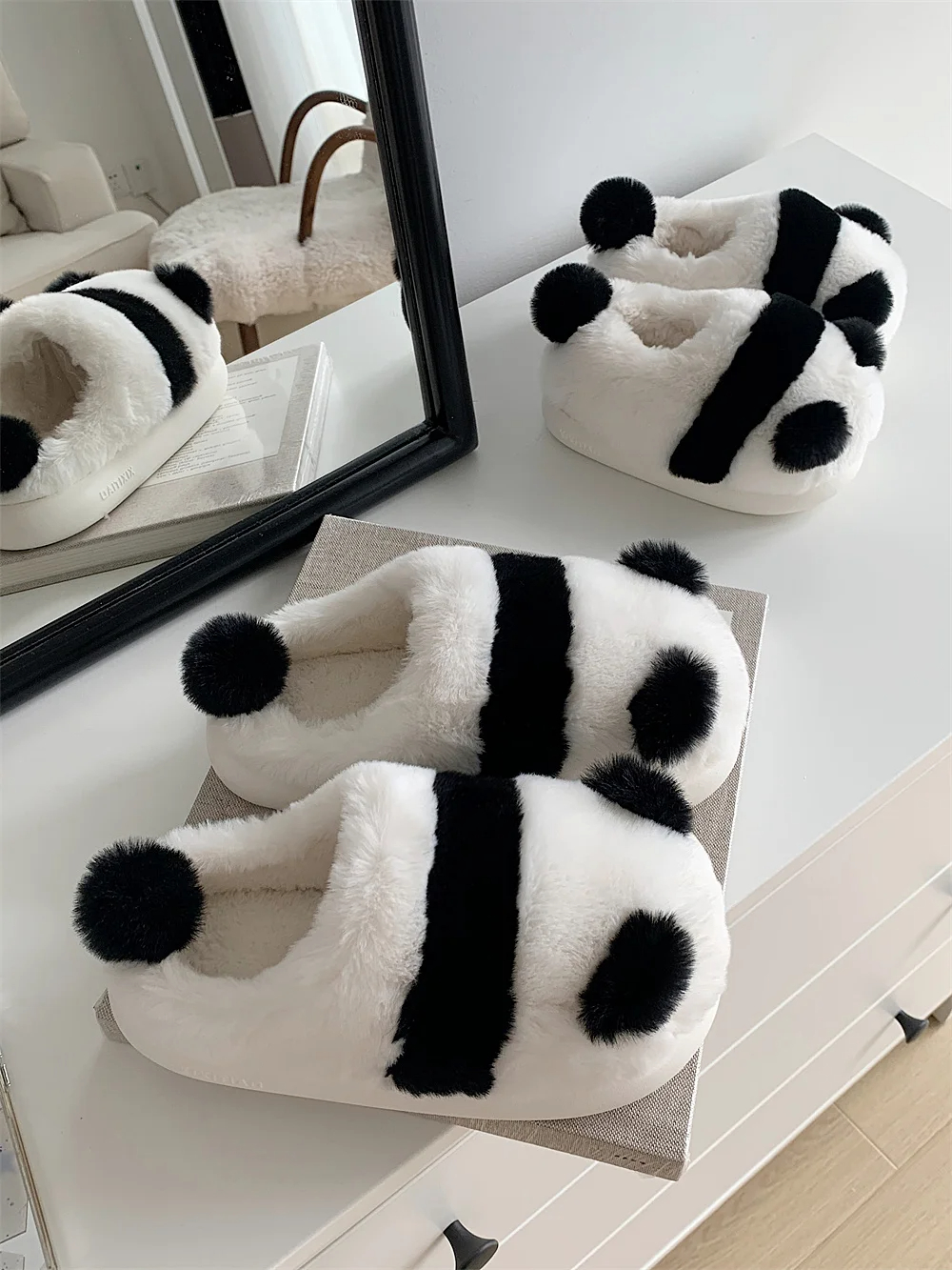 The Charm of Women’s Panda Shoes插图1