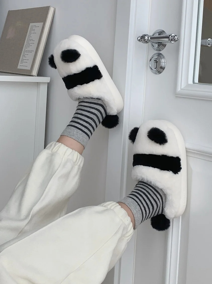 The Charm of Women’s Panda Shoes插图2